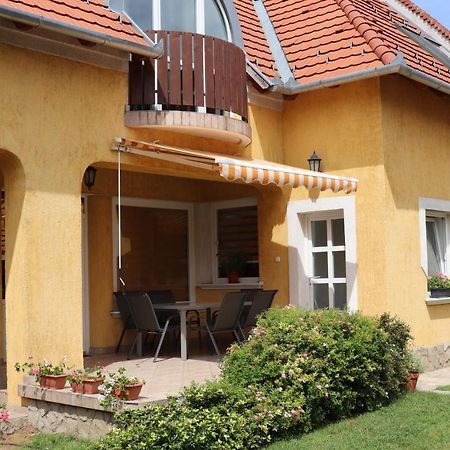 B6 Apartman Veszprém Eksteriør billede