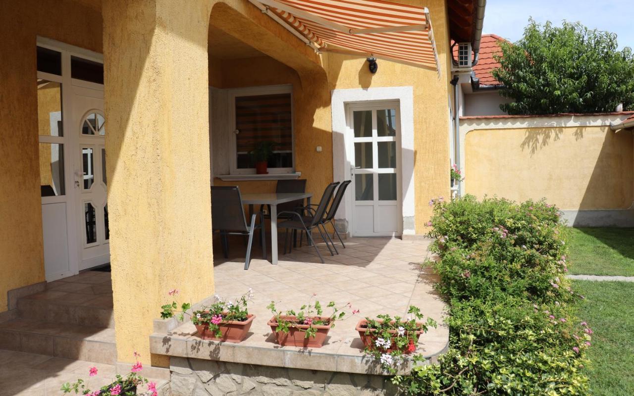 B6 Apartman Veszprém Eksteriør billede